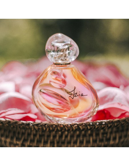 Sisley_Izia_Eau_De_Parfum_1676716947_4.jpg