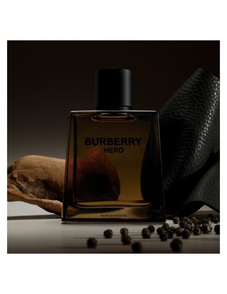 Burberry_Hero_Parfum_Intense_-_P_1762015925_1.jpg
