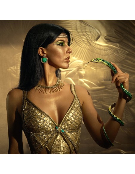 Stephane_Humbert_Lucas_The_Queen_1784054141_2.jpg