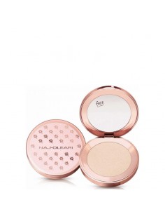 Naj-Oleari_Velvet_Moon_Highlight_1619541267_0.jpg 2